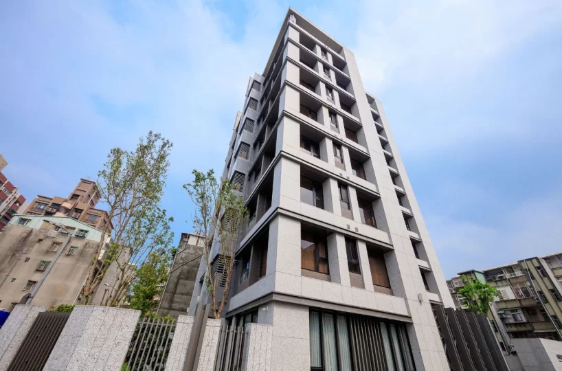 Taipei apartment rental-Hou Shan Pi MRT-Building Exterior View-2