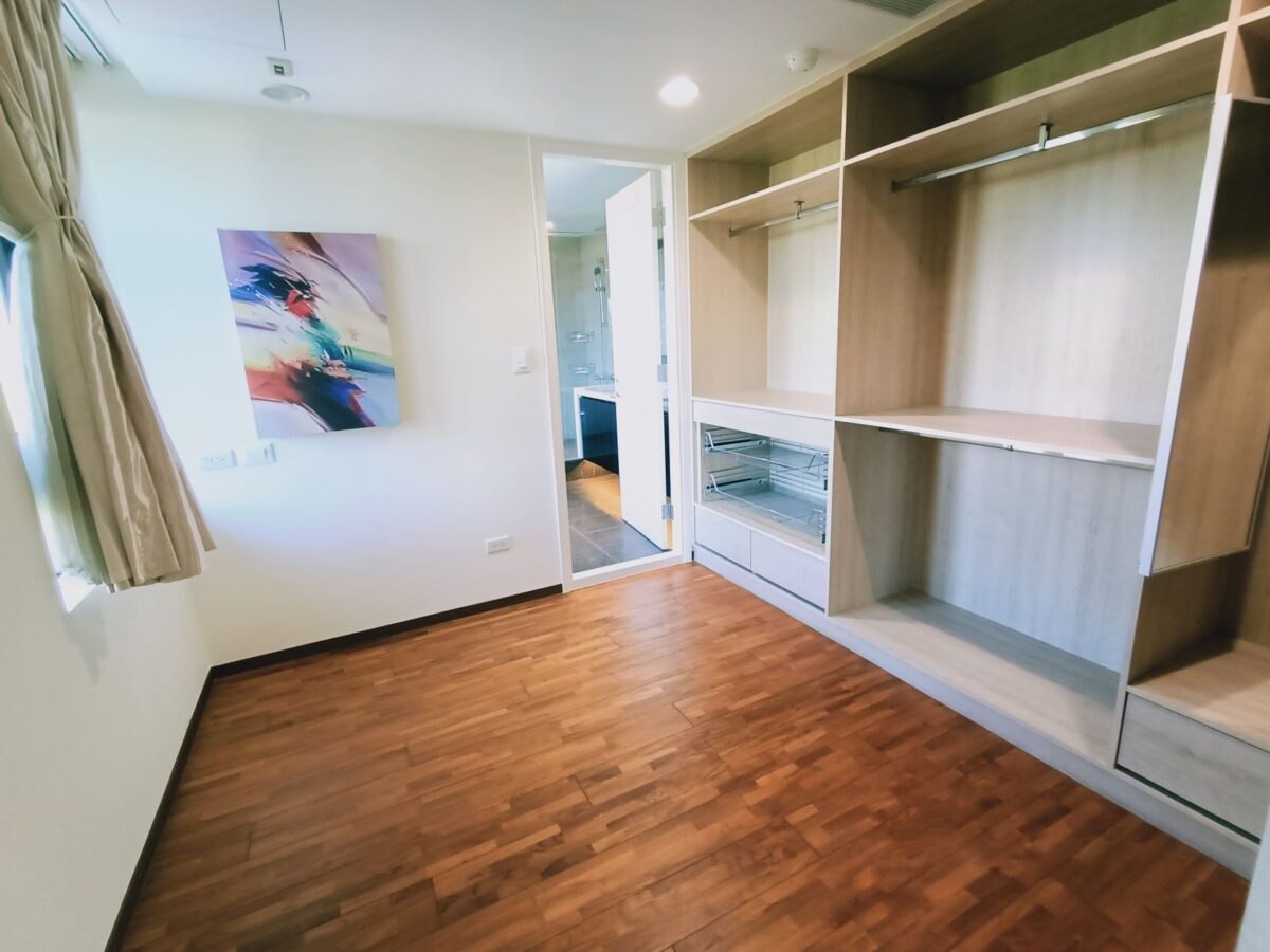 Master Bedroom-Dressing Room-Closet