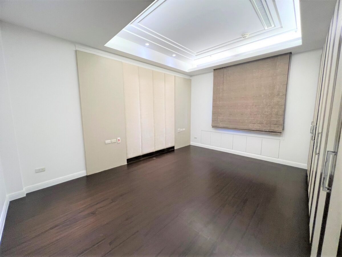 Taipei apartment rental Xinyi district guest room view