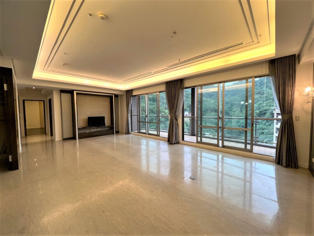 Taipei apartment rental Xinyi district living room view