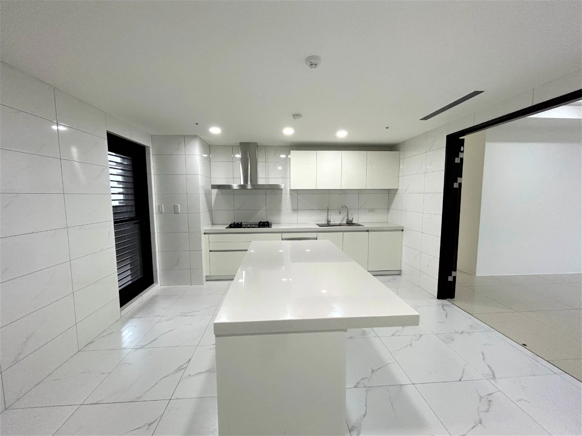 Taipei apartment rental Shilin Tianmu-kitchen view-2