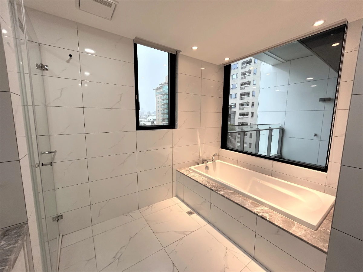 Taipei apartment rental Shilin Tianmu-master bedroom bathroom bathtub