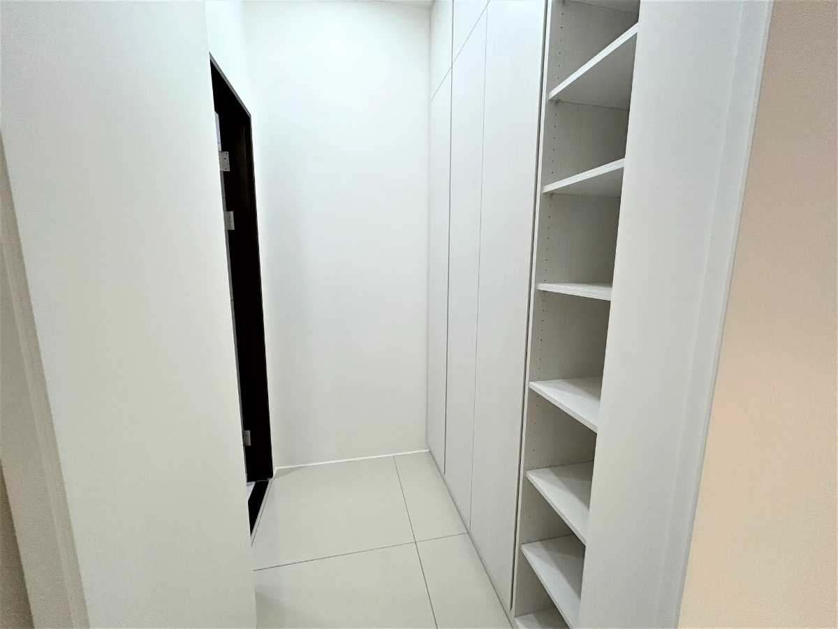 Taipei apartment rental Shilin Tianmu-wardrobe room view