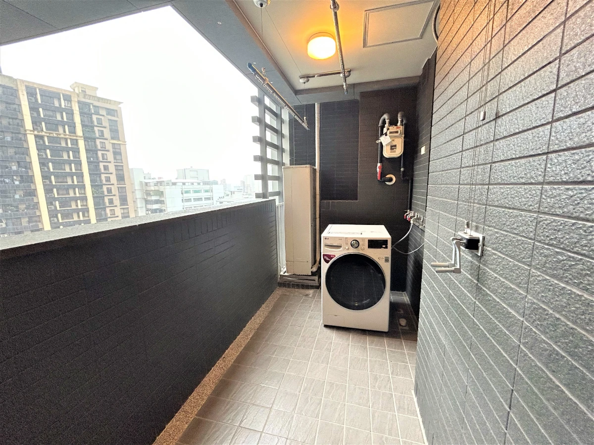 Taipei apartment rental Shilin Tianmu-washing machine view