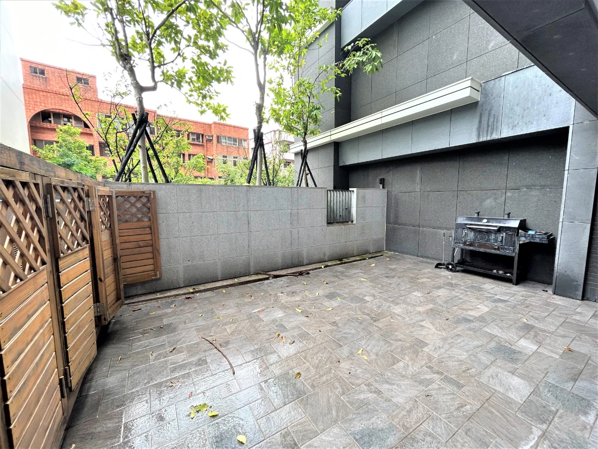 Taipei apartment rental Xilin Tianmu 4 bedroom apartment-big balcony