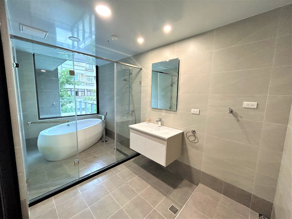 Taipei apartment rental Xilin Tianmu 4 bedroom apartment-master bathroom