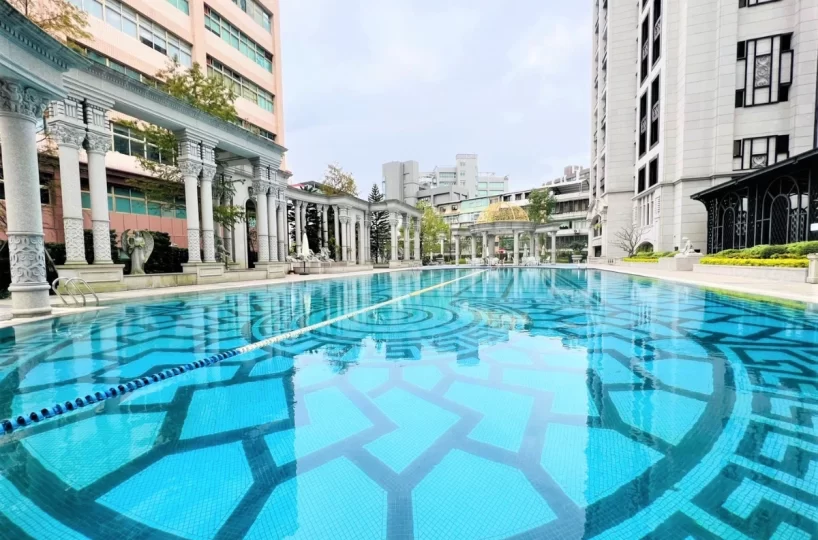 Taipei apartment rental luxurious Neihu apartment-swimming pool view