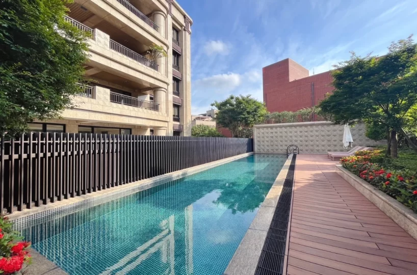 Taipei apartment rental_Shilin Tianmu Luxurious 3 bedroom apartment_swimming pool