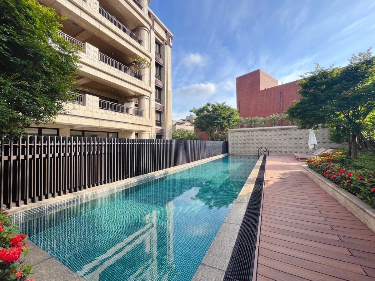 Taipei apartment rental_Shilin Tianmu Luxurious 3 bedroom apartment_swimming pool