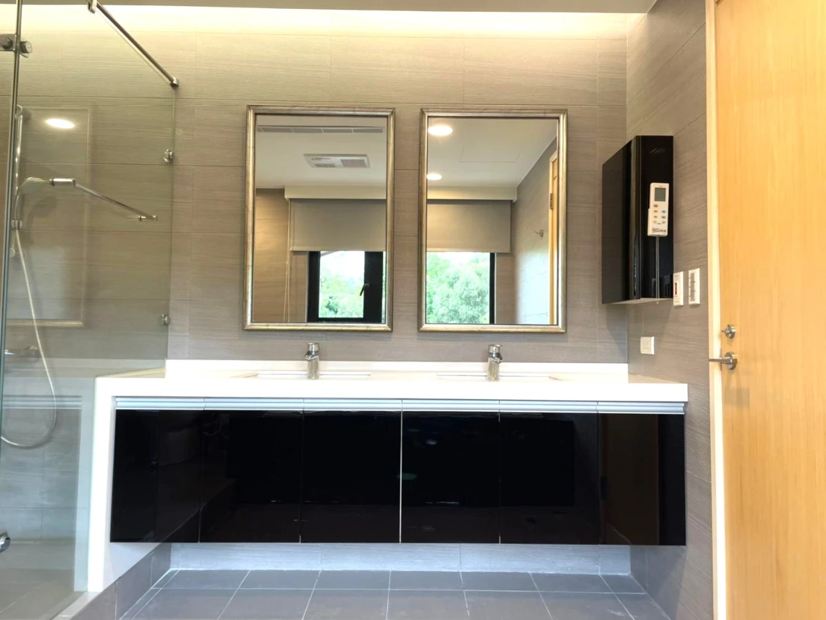 Taipei Daan Forest Park Apartment-Bathroom View