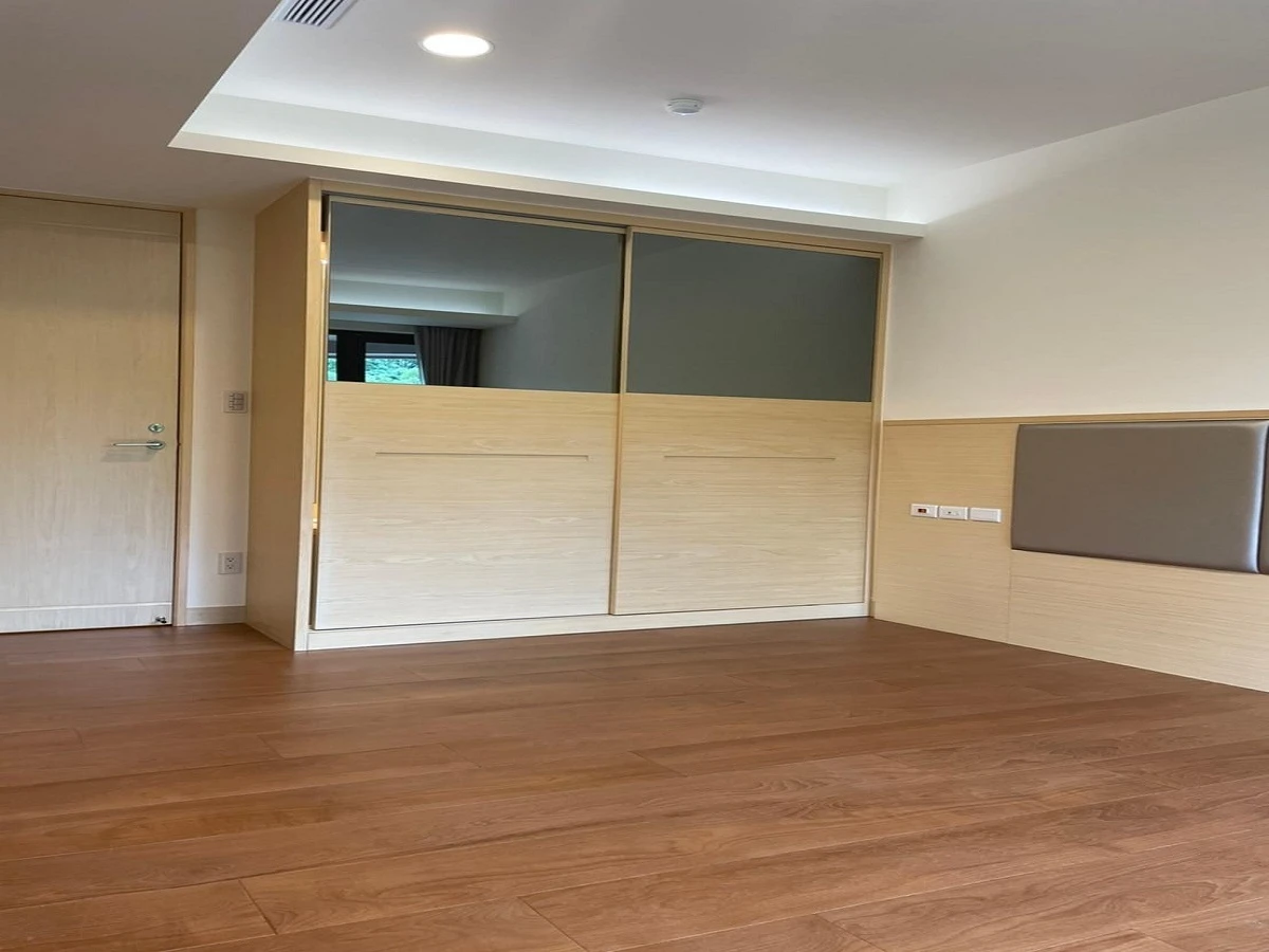 Taipei Daan Forest Park Apartment-Bedroom Closet View