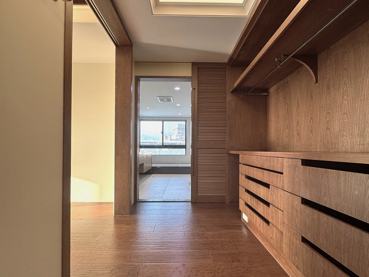 Taipei Apartment Rental-Shilin District-hall way view