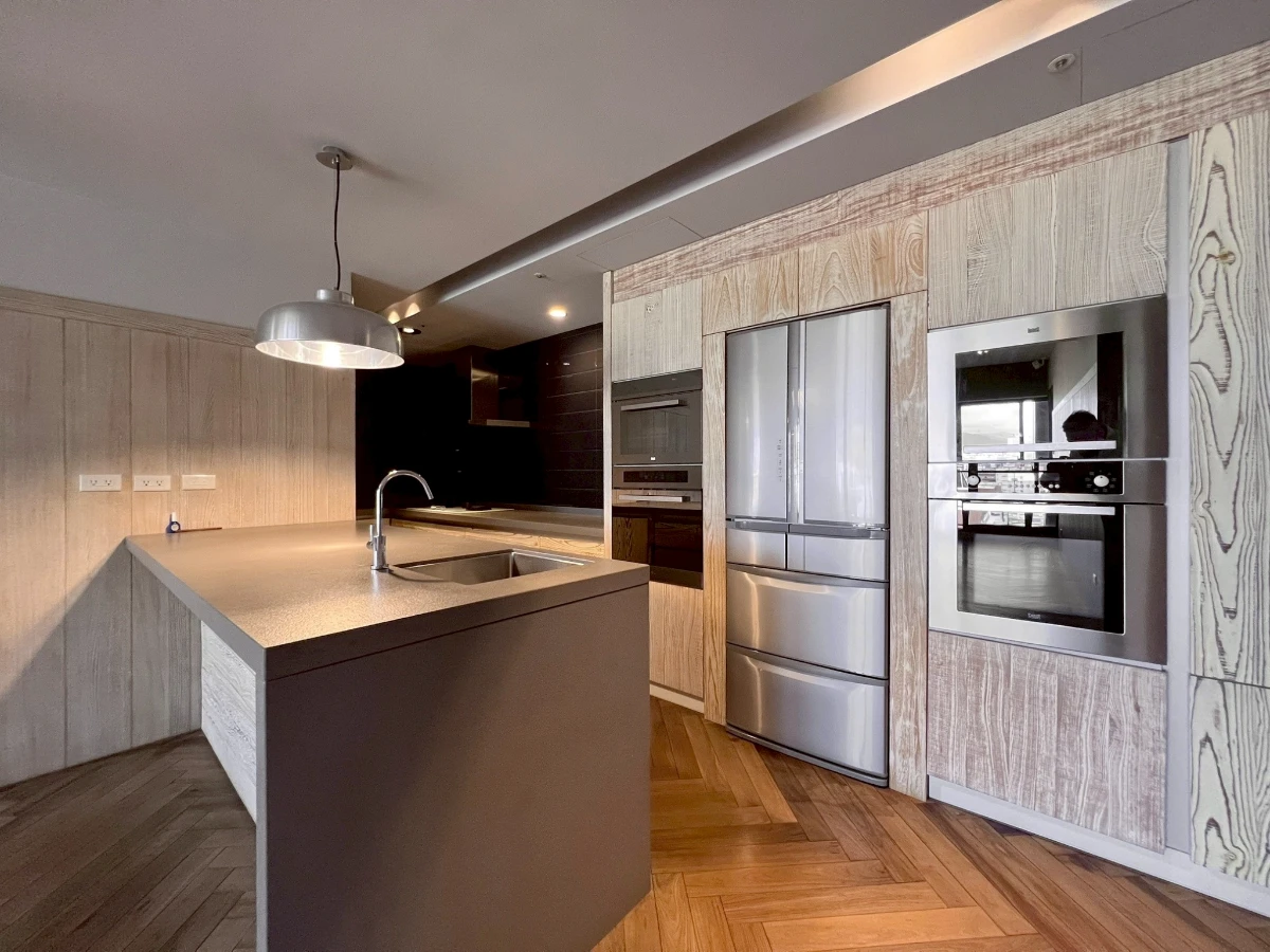 Taipei apartment rental-Xingtian Temple MRT 2 bedroom-dining table and kitchen view