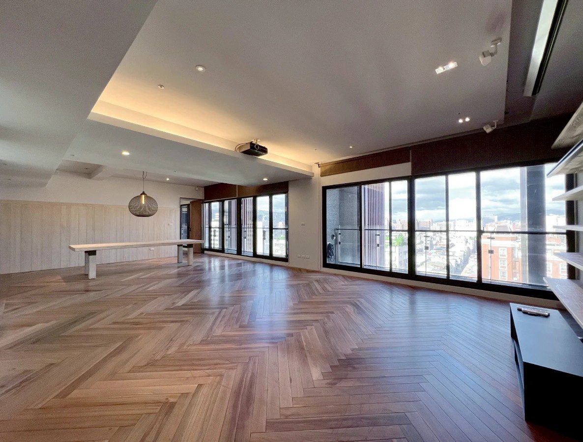 Taipei apartment rental-Xingtian Temple MRT 2 bedroom-living room and windows view