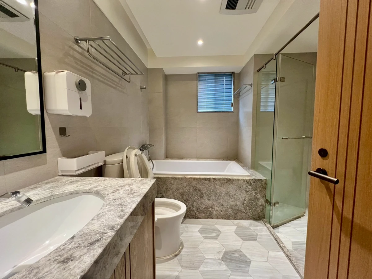 Taipei apartment rental-bathroom view
