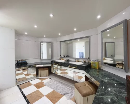 Taipei Xinyi Furnished 4 Bedroom Apartment_master bedroom bathroom
